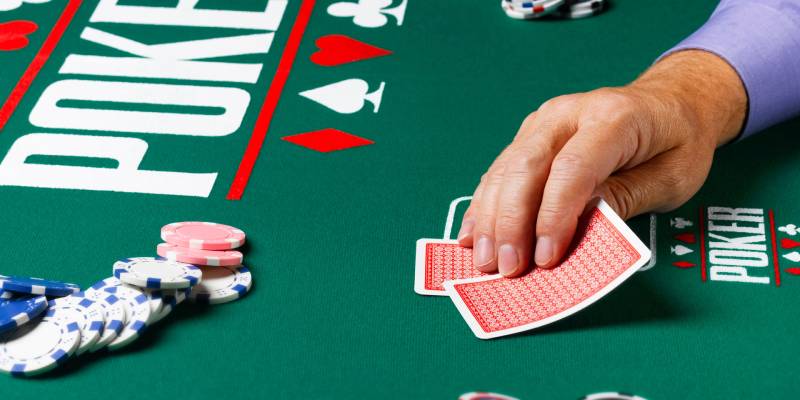Kinh Nghiệm Cược Bài Poker Thực Chiến - Đánh Đâu Thắng Đó 4 Biết khi nào bluff và nên dừng