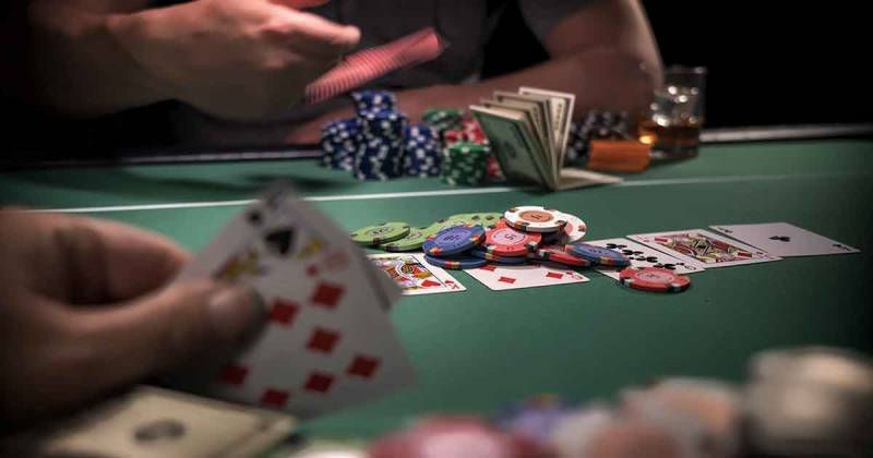 Kinh Nghiệm Cược Bài Poker Thực Chiến - Đánh Đâu Thắng Đó 3 Quan sát để đọc vị đối thủ